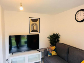 Bella Homes-Spacious 4 bedroom Modern Town house Romford, Romford